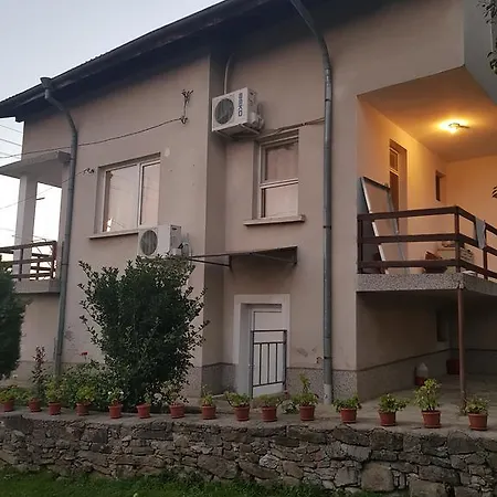 بيت ضيافة Sheremetya